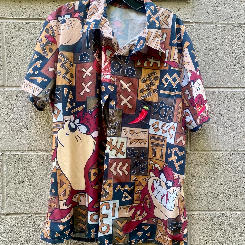 Men's Graphic Looney Tunes Button Down Shirt - Brown and Black